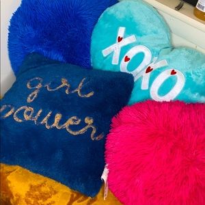 Girls Decorative Throw Pillows (lot of 4)